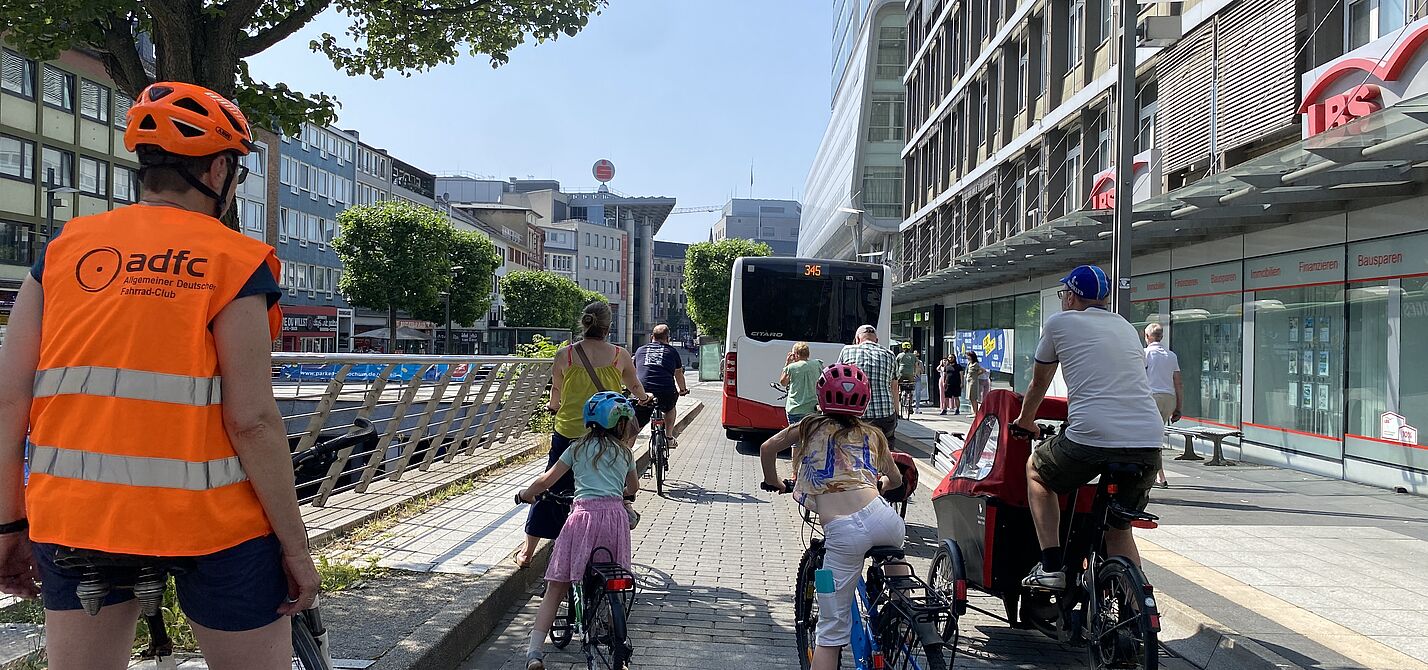 Kein Durchkommen für Radfahrende am Radkreuz