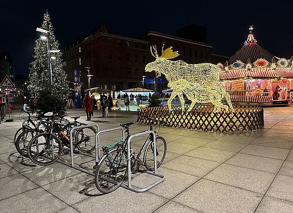 Weihnachtsmarkt am Willy-Brandt-Platz Bochum mit Radabstellanlage