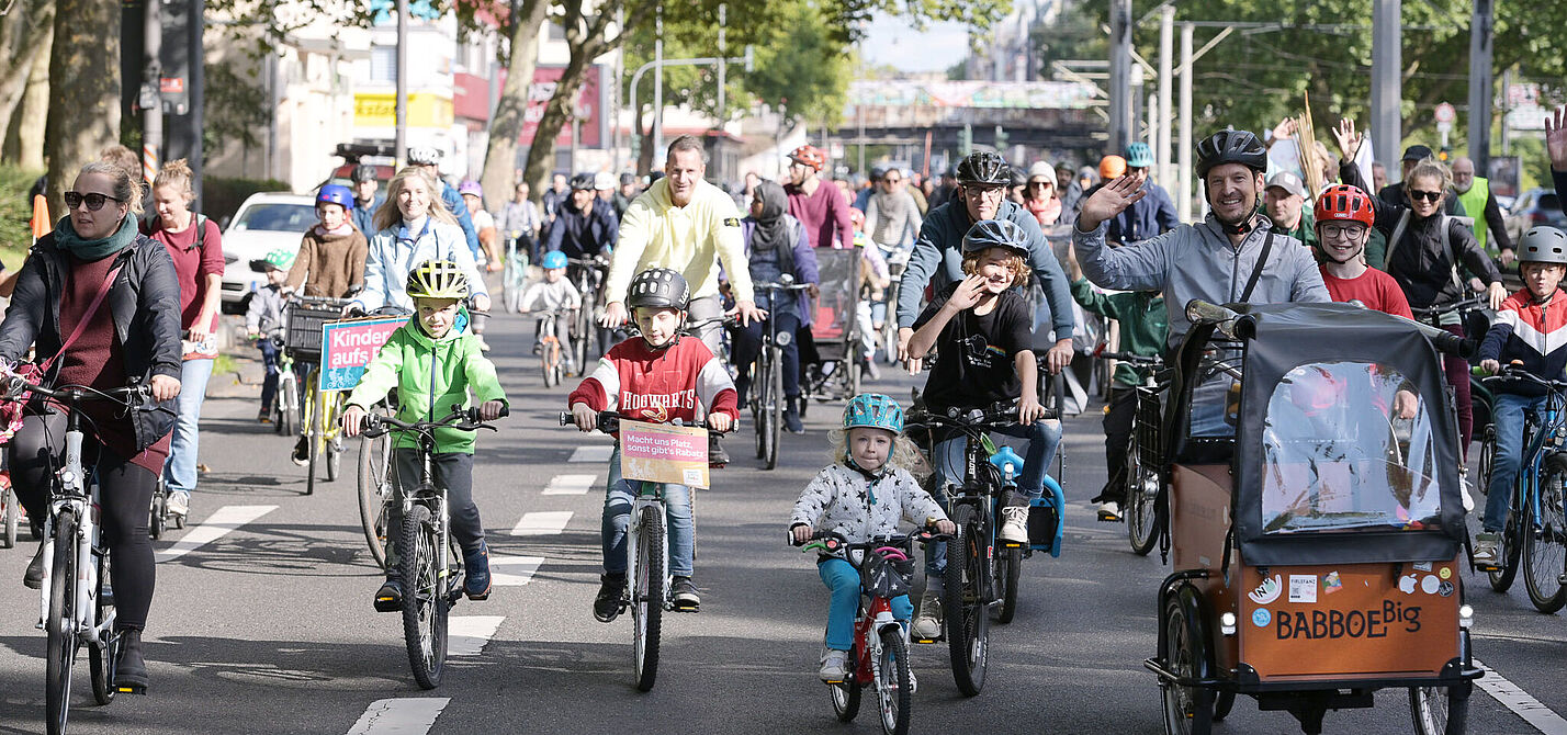 Kidical Mass: Kinder fordern sichere Straßen für alle Kidical Mass: Kinder fordern sichere Straßen für alle